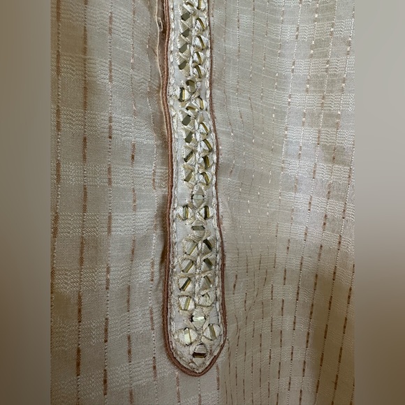 Kurta with gold embroidery - Picture 3 of 6